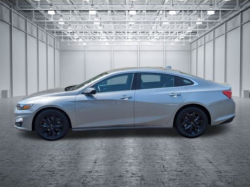 Used 2023 Chevrolet Malibu LT FWD image 2