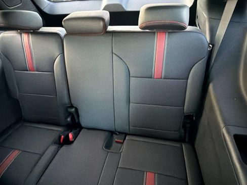 New 2027 Chevrolet Traverse RS w/ LPO, Floor Liner Package FWD image 20