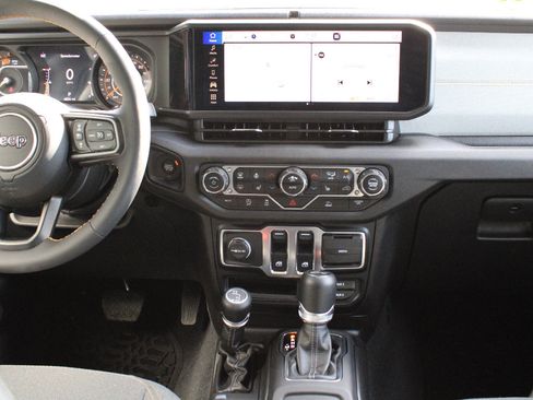 Used 2024 Jeep Wrangler Sport AWD/4WD image 22