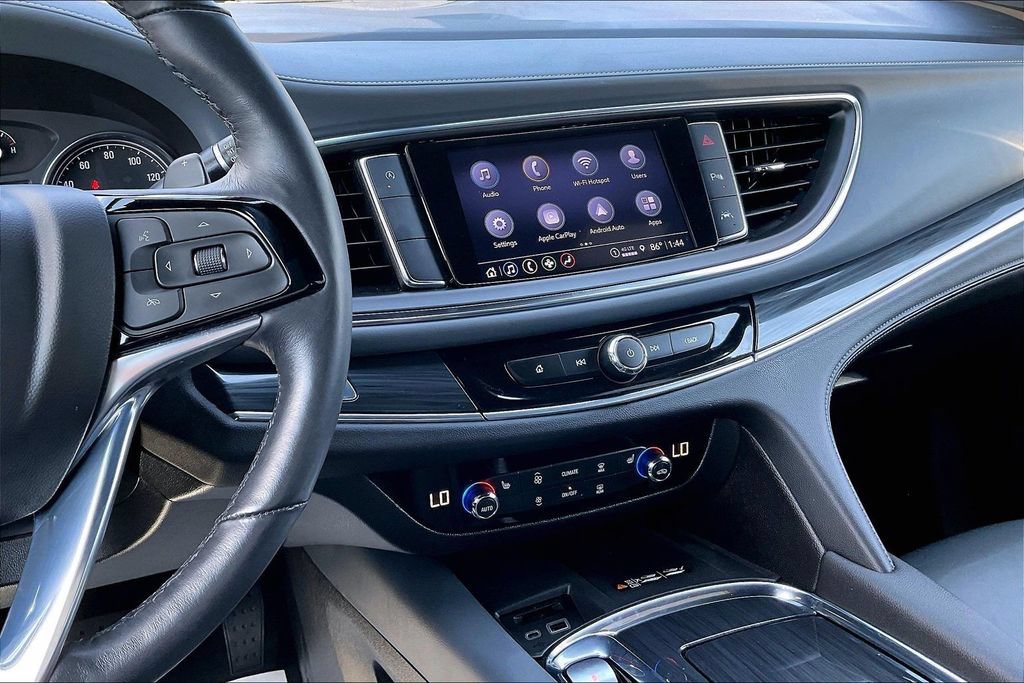 Used 2023 Buick Enclave Essence FWD image 10