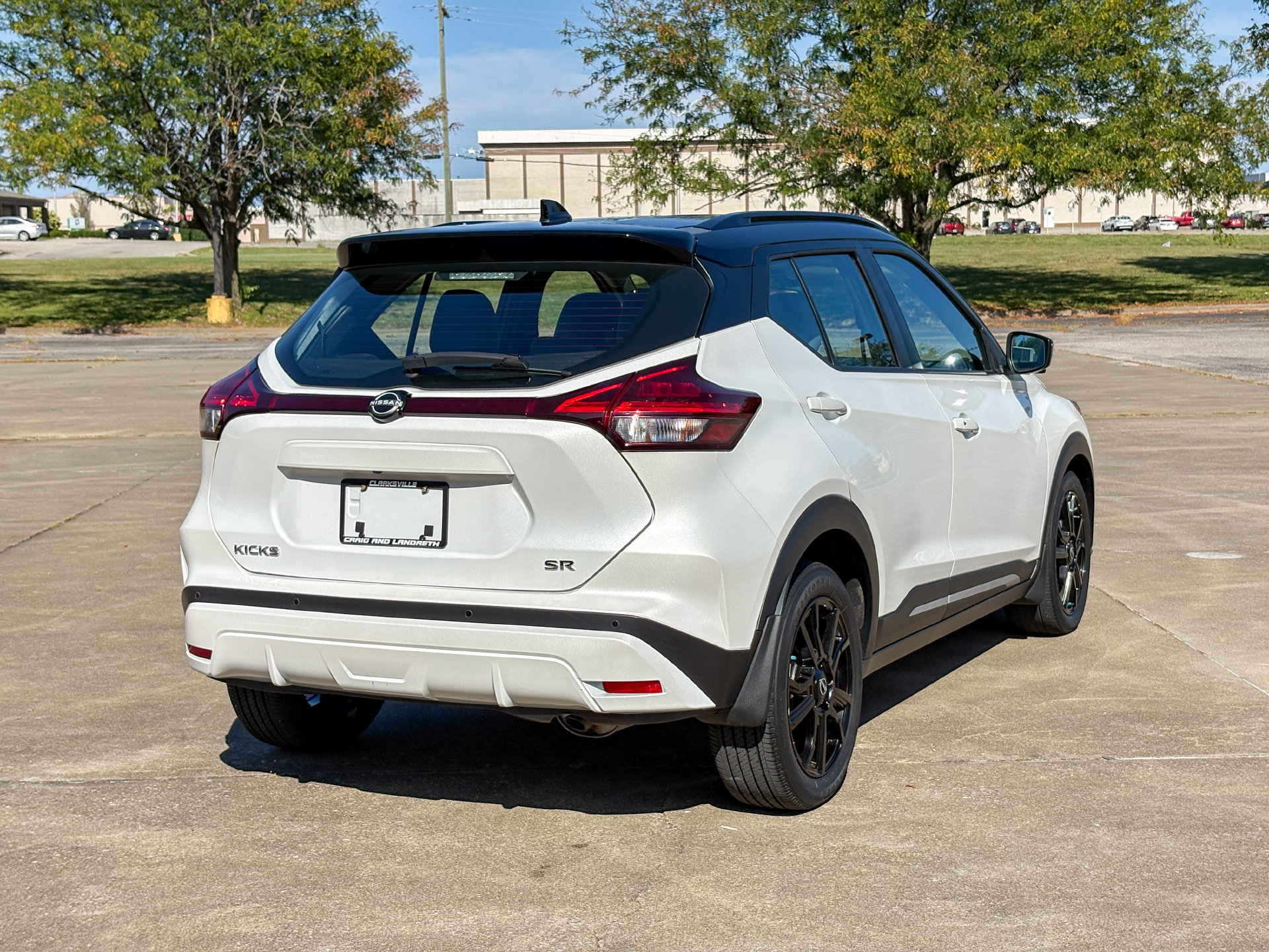 Used 2024 Nissan Kicks SR w/ SR Premium Package FWD image 11