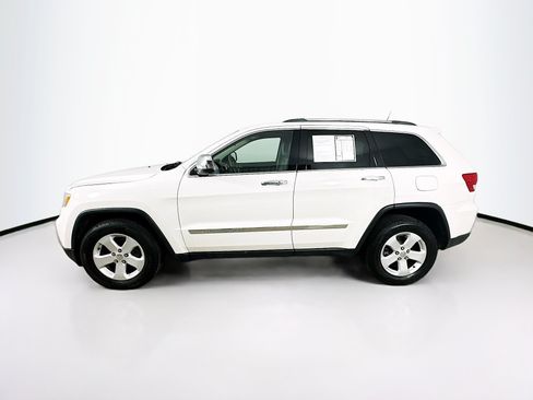 Used 2011 Jeep Grand Cherokee Laredo AWD/4WD image 4