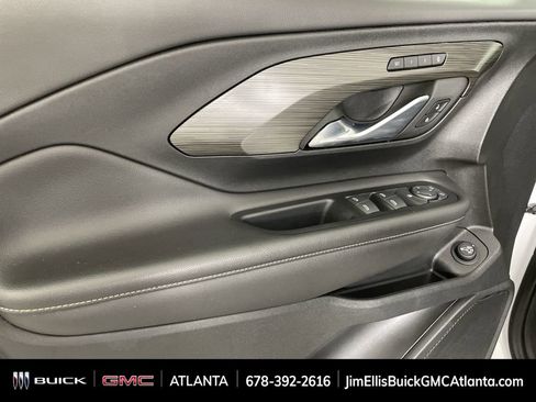 Used 2023 GMC Terrain SLT image 22
