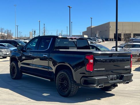 Used 2021 Chevrolet Silverado 1500 High Country w/ Technology Package image 10