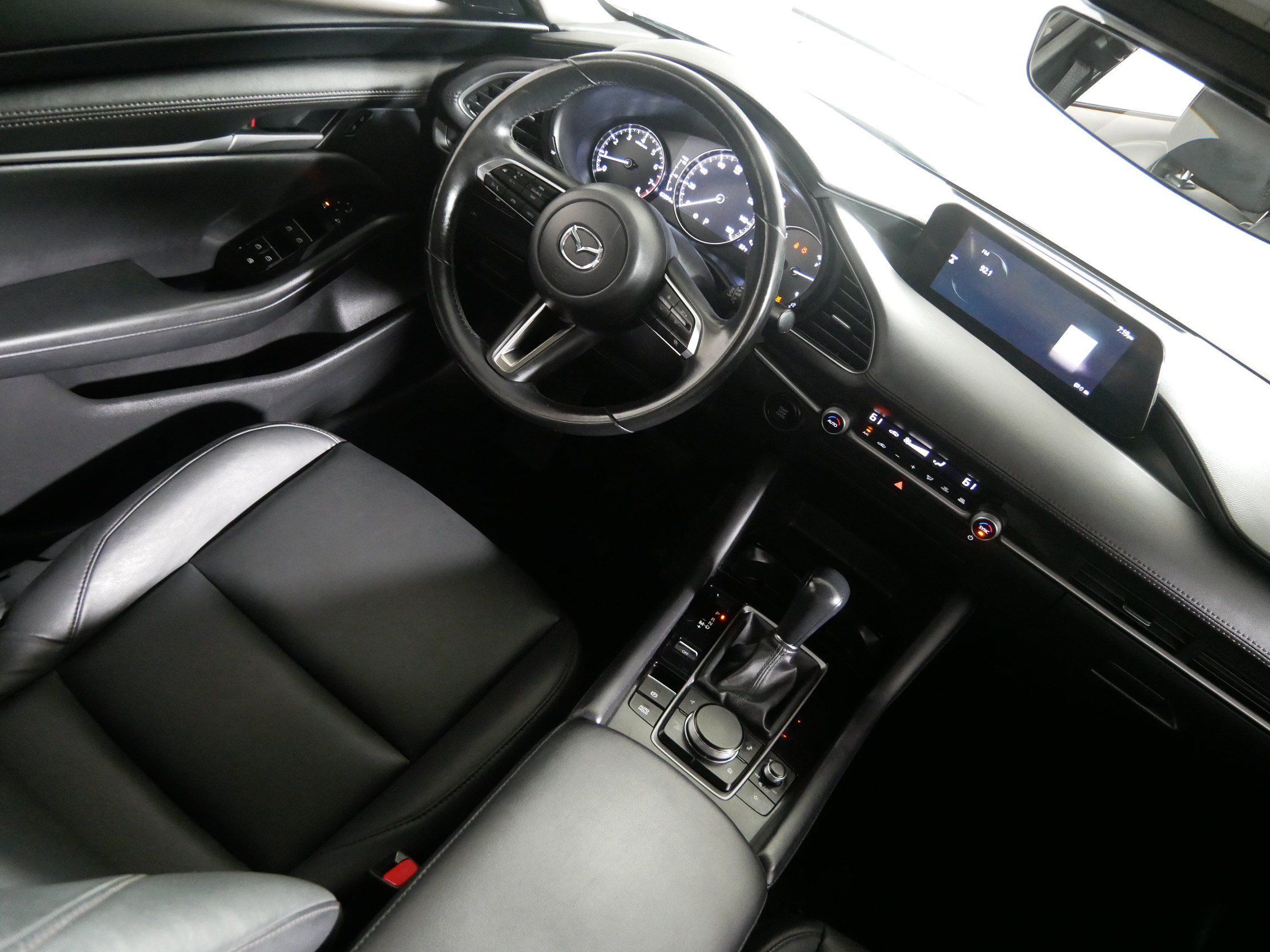 Used 2024 MAZDA MAZDA3 s FWD image 9