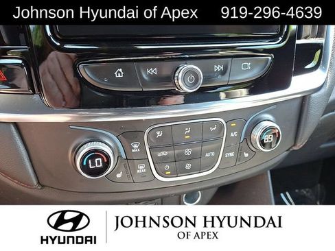 Used 2023 Chevrolet Traverse RS FWD image 22