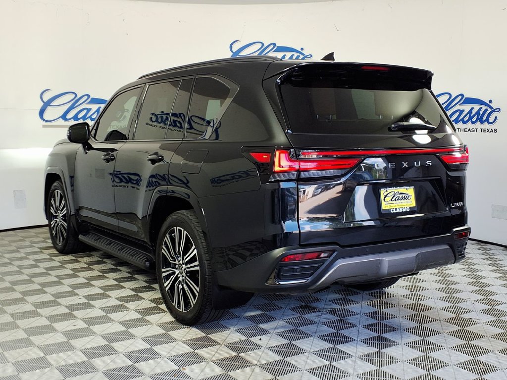 Used 2024 Lexus LX 600 4WD w/ Appearance Package image 2