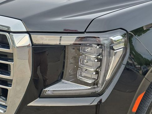Certified 2024 GMC Yukon SLT w/ SLT Luxury Package AWD/4WD image 33