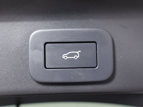 Used 2025 Jaguar F-PACE R-Dynamic S image 76