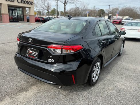 Used 2021 Toyota Corolla LE image 8