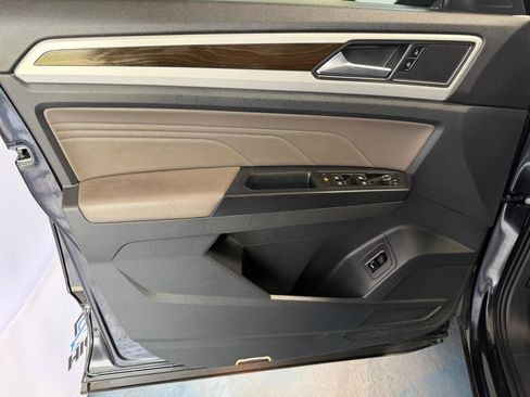 Used 2021 Volkswagen Atlas SE AWD/4WD image 11