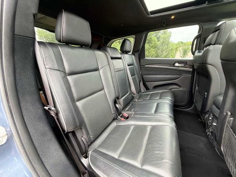Used 2020 Jeep Grand Cherokee Overland AWD/4WD image 18