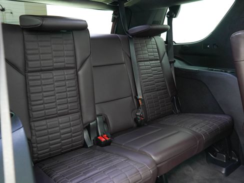 Used 2022 Cadillac Escalade Sport Platinum w/ Heavy-Duty Trailer Package AWD/4WD image 15