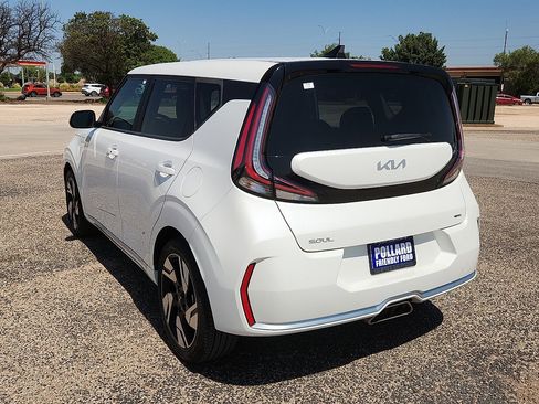 Used 2023 Kia Soul GT-Line w/ GT-Line Technology Package image 2