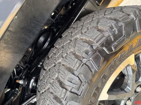 Used 2025 Toyota Tacoma SR5 image 12