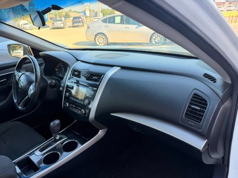 Used 2014 Nissan Altima 2.5 SV FWD image 32