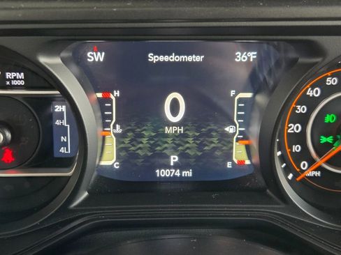 Certified 2025 Jeep Gladiator High Tide image 24