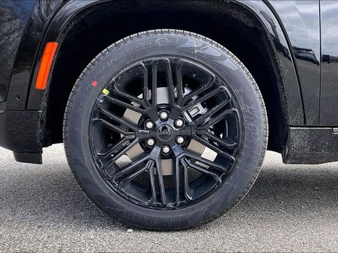 New 2026 Jeep Grand Wagoneer L Limited image 10