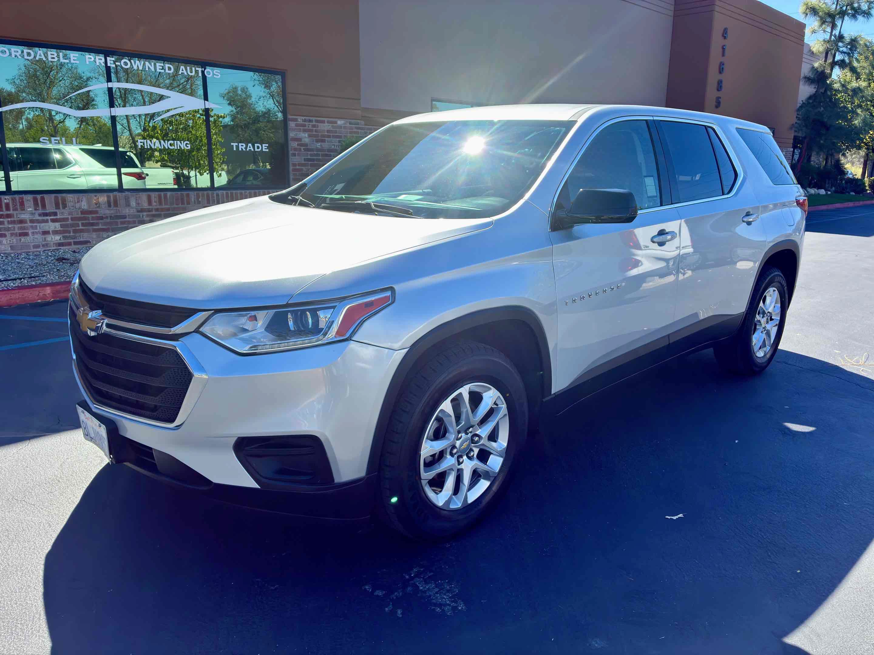 Used 2020 Chevrolet Traverse LS FWD image 4
