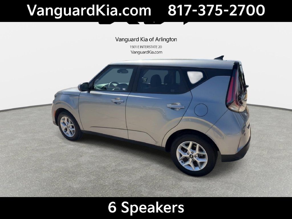 Certified 2025 Kia Soul LX w/ LX Technology Package FWD image 7