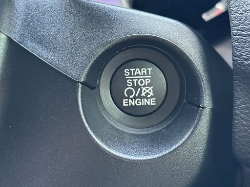 Used 2021 Jeep Compass Latitude image 22