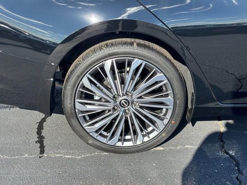 New 2025 Nissan Altima 2.5 SL FWD image 4