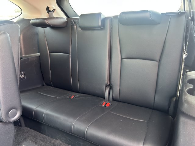 Used 2024 Toyota Highlander XLE FWD image 34