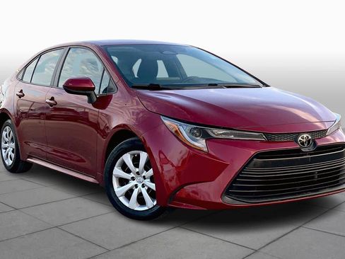 Used 2023 Toyota Corolla LE image 2