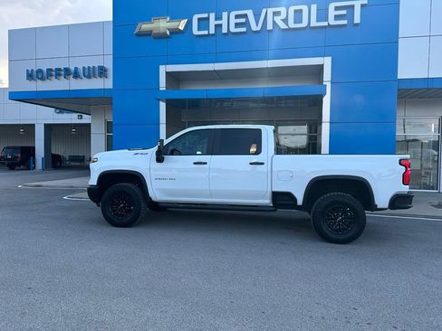 Used 2026 Chevrolet Silverado 2500 ZR2 AWD/4WD image 2