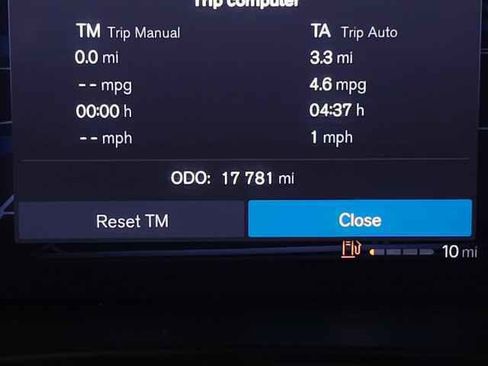 Certified 2023 Volvo XC40 B5 Plus w/ Protection Package Premier image 24