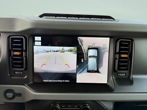 Used 2022 Ford Bronco Badlands w/ Sasquatch Package AWD/4WD image 12