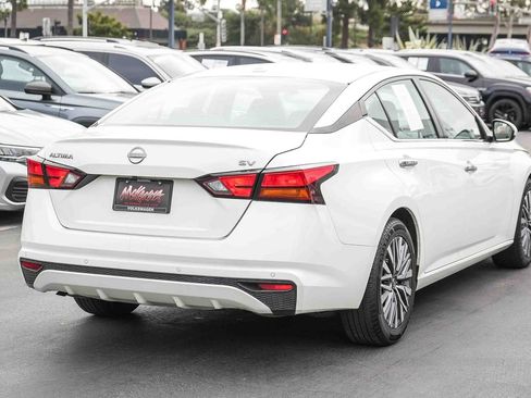 Used 2023 Nissan Altima 2.5 SV FWD image 6