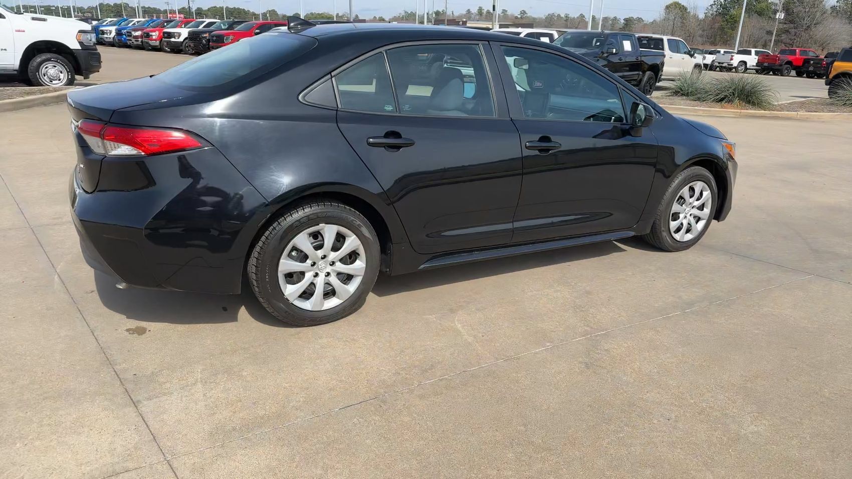Used 2024 Toyota Corolla LE FWD image 9