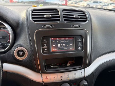 Used 2020 Dodge Journey SE w/ SE Popular Equipment Group FWD image 13