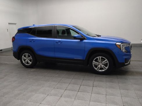 Used 2024 GMC Terrain SLE image 11