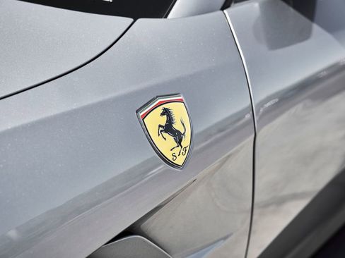 Used 2018 Ferrari GTC4Lusso AWD/4WD image 9
