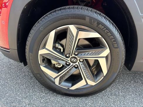 Certified 2024 Hyundai Tucson Limited AWD/4WD image 8