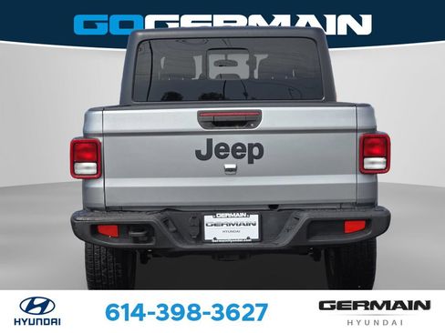 Used 2020 Jeep Gladiator Sport w/ Quick Order Package 24S AWD/4WD image 9