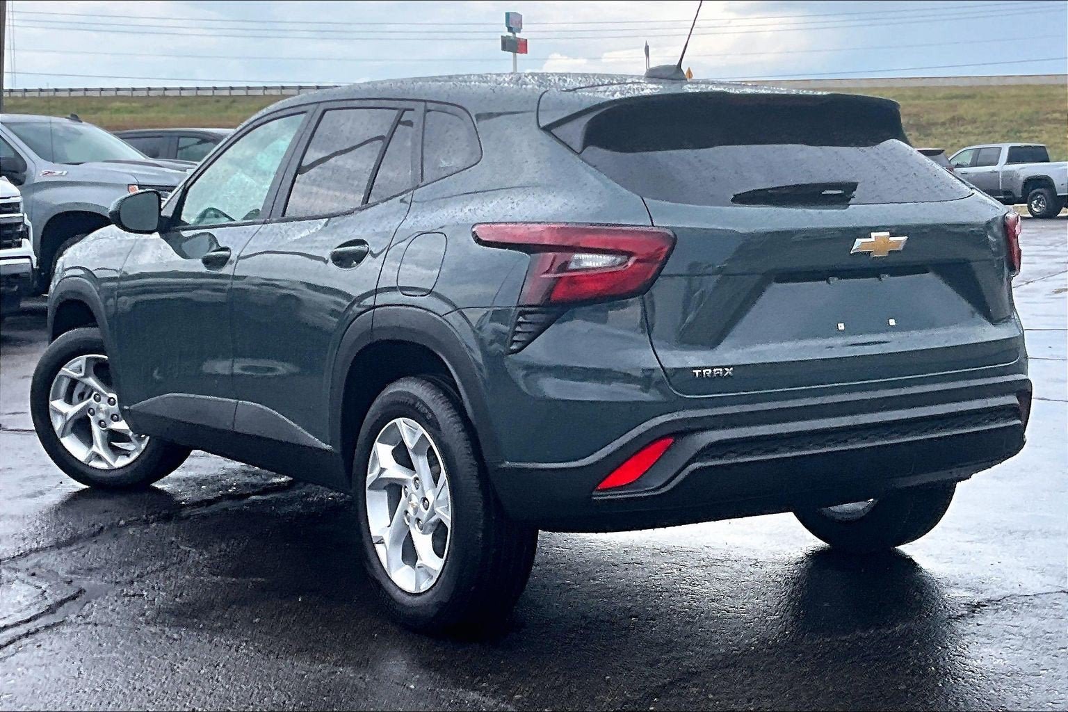New 2026 Chevrolet Trax LS w/ LS Convenience Package FWD image 3
