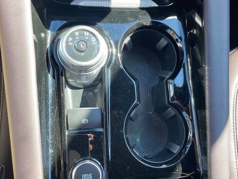 Used 2025 Ford Explorer ST-Line w/ ST-Line Street Pack image 19