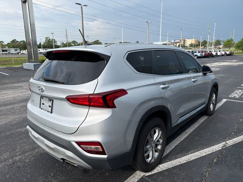 Used 2019 Hyundai Santa Fe SE FWD image 5