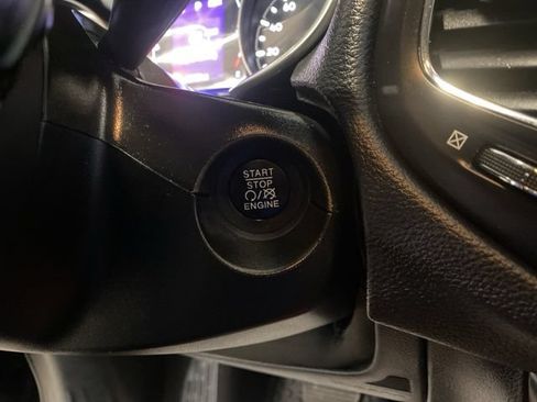 Used 2019 Jeep Compass Latitude w/ Cold Weather Group AWD/4WD image 17