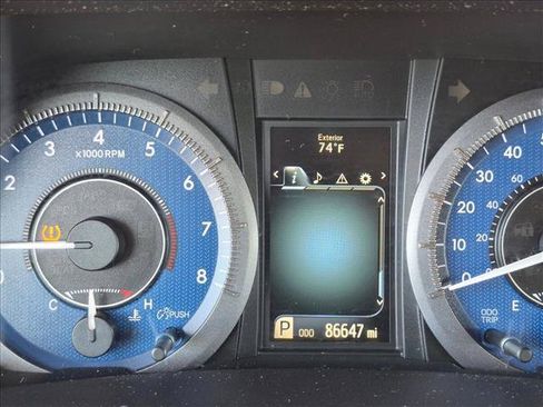 Used 2015 Toyota Sienna XLE FWD image 10