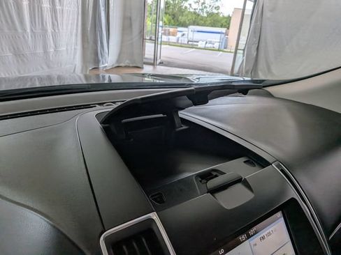 Certified 2017 Ford Edge Titanium w/ Equipment Group 301A AWD/4WD image 34