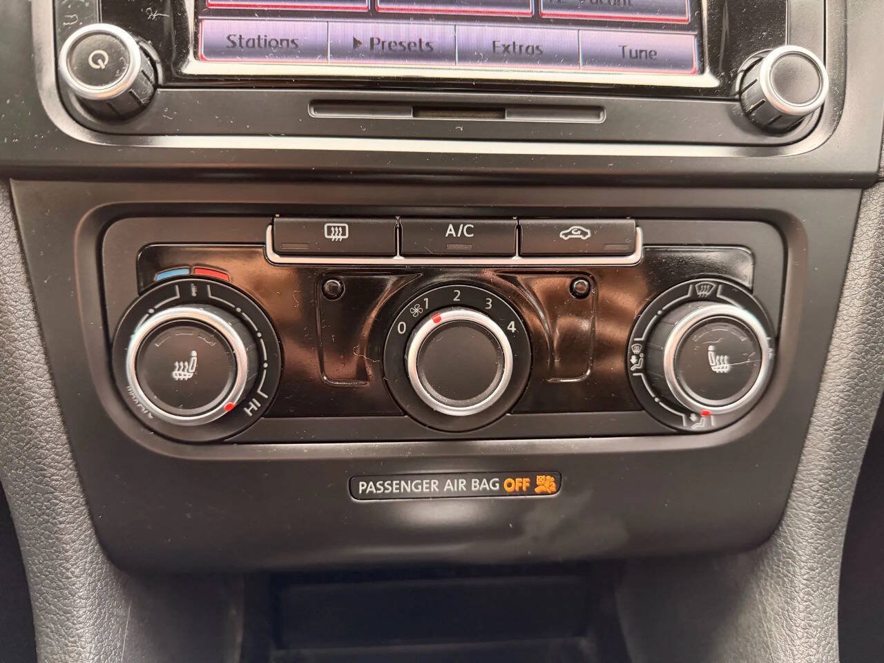 Used 2013 Volkswagen GTI 4-Door FWD image 15