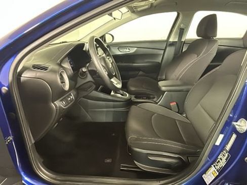 Used 2020 Kia Forte LXS FWD image 11