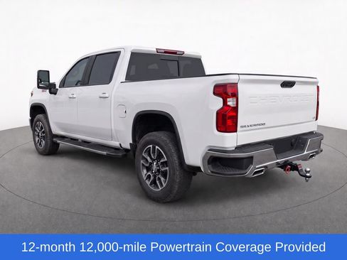 Used 2022 Chevrolet Silverado 1500 LT AWD/4WD image 3