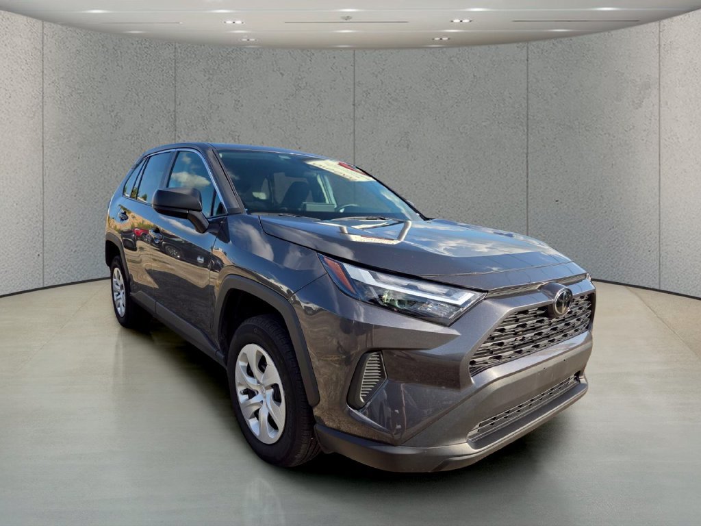 Used 2025 Toyota RAV4 LE AWD/4WD image 7