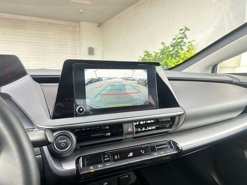 Used 2025 Toyota Prius LE image 18