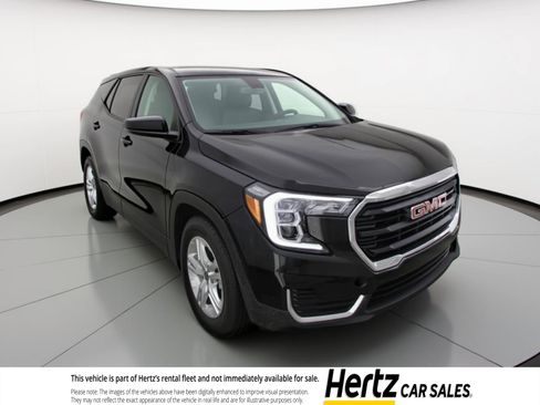 Used 2024 GMC Terrain SLE image 1